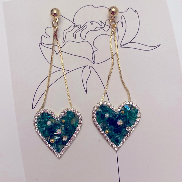 GREEN & Gold Heart Drop Earrings NEW - Picture 1 of 3